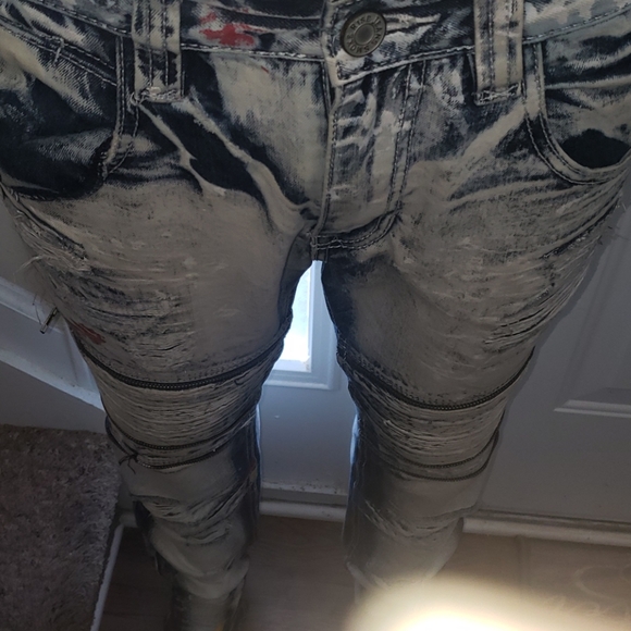 Jeans - Picture 2 of 3